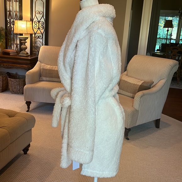 Josie Warm White Dreamcatcher Robe in L/XL - Picture 13 of 17
